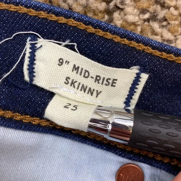 MADEWELL Magic Pocket 9" Mid-Rise Skinny Jeans - Picture 6 of 7